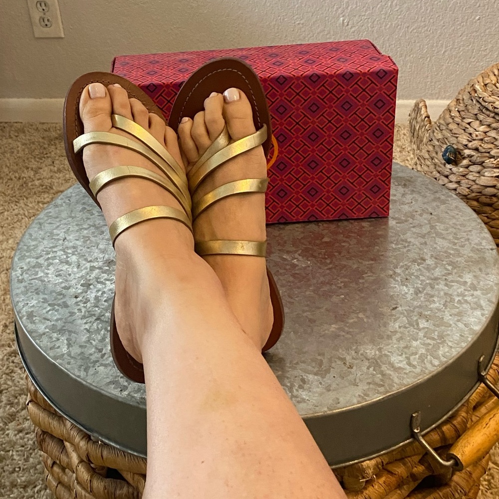 Spark Gold Plato’s Flat Sandal Metallic Vegan Leather Size 8.5 with box